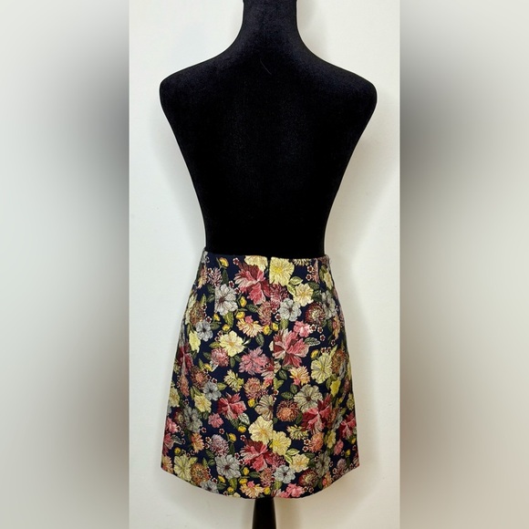Loft floral jacquard warm autumn floral on black mini skirt zip back size 4 EUC - Picture 4 of 7
